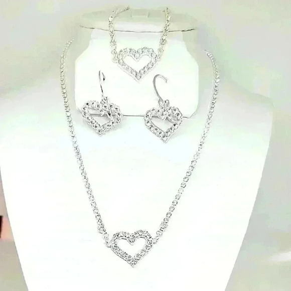 NWOT Gorgeous Shiny Heart Shaped Rhinestone Necklace, Earrings and Brace… - Picture 1 of 6
